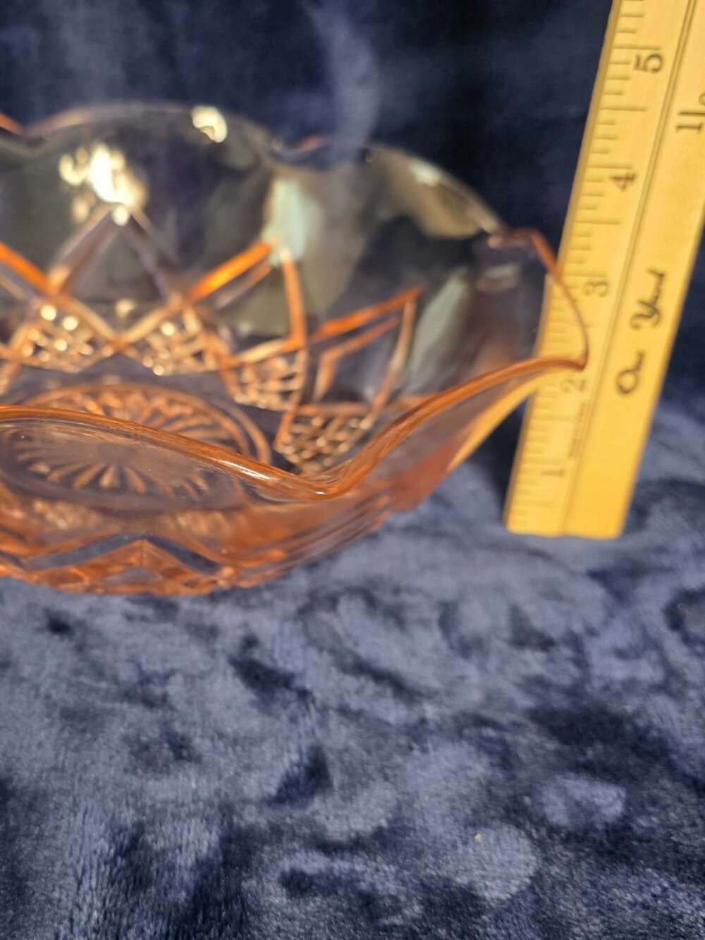 Vintage Hazel-Atlas "Diamond and Arches" 8" Serving Bowl, Pristine Condition - Picture 2 of 4